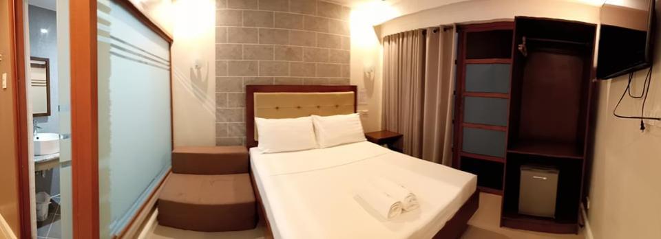 Panglao Alona Suites Bolod  Екстериор снимка